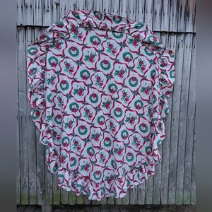 Vintage 60s Christmas holiday round ruffled wreath bulb & bow printed tablecloth
